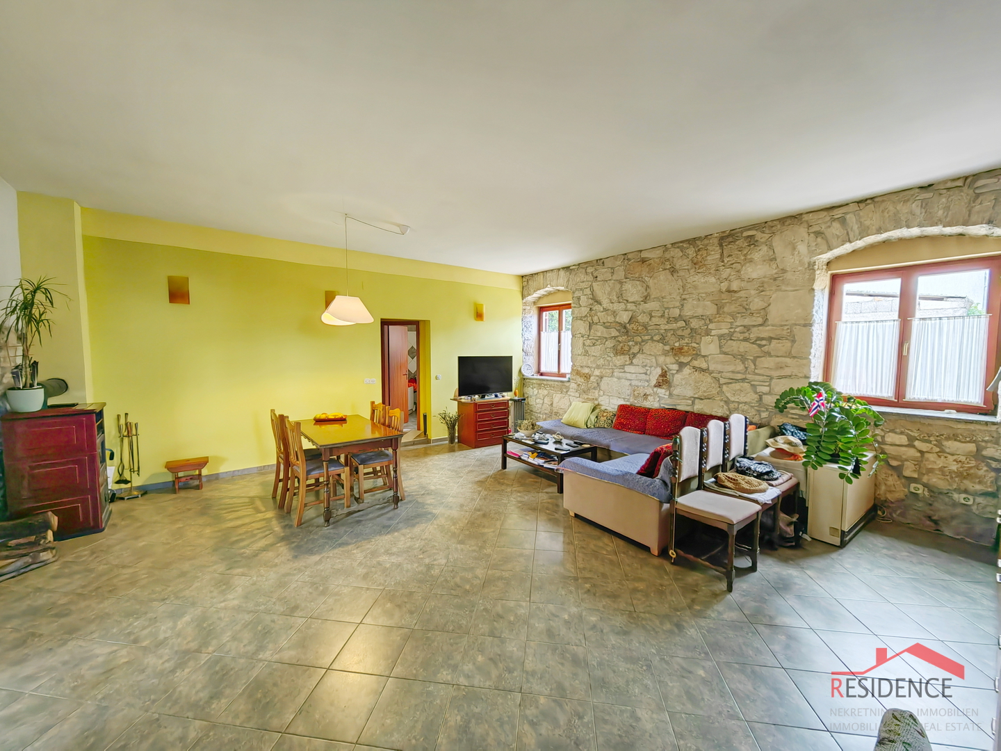 Samostojeća prizemnica u Valturi