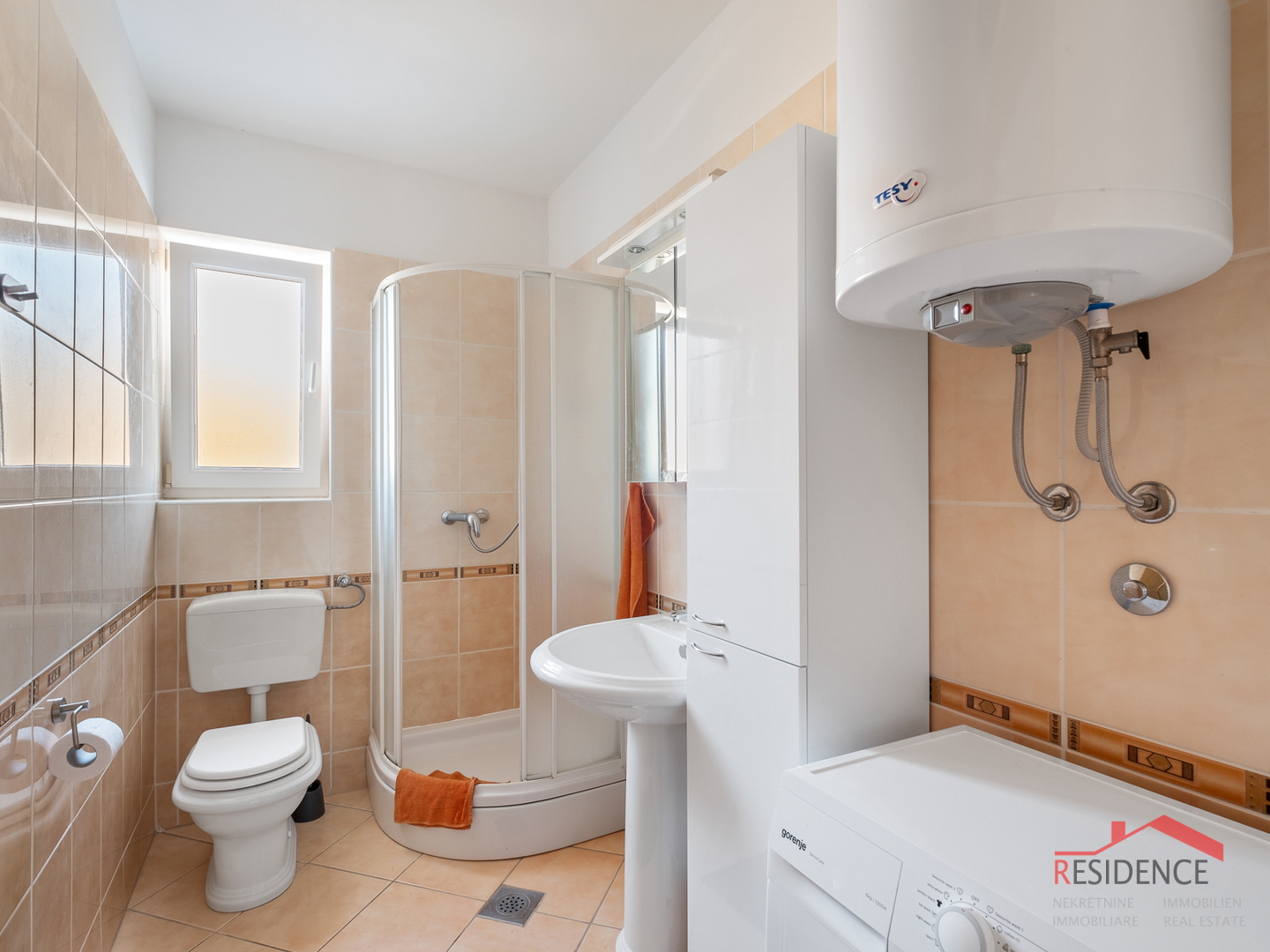 BANJOLE- VOLME, FIRST FLOOR APARTMENT, TWO STORY, SWIMMING POOL