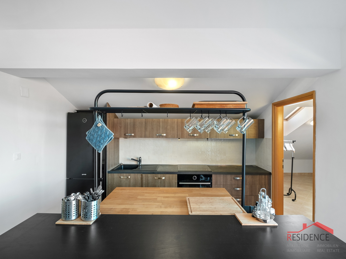 BANJOLE- VOLME, FIRST FLOOR APARTMENT, TWO STORY, SWIMMING POOL