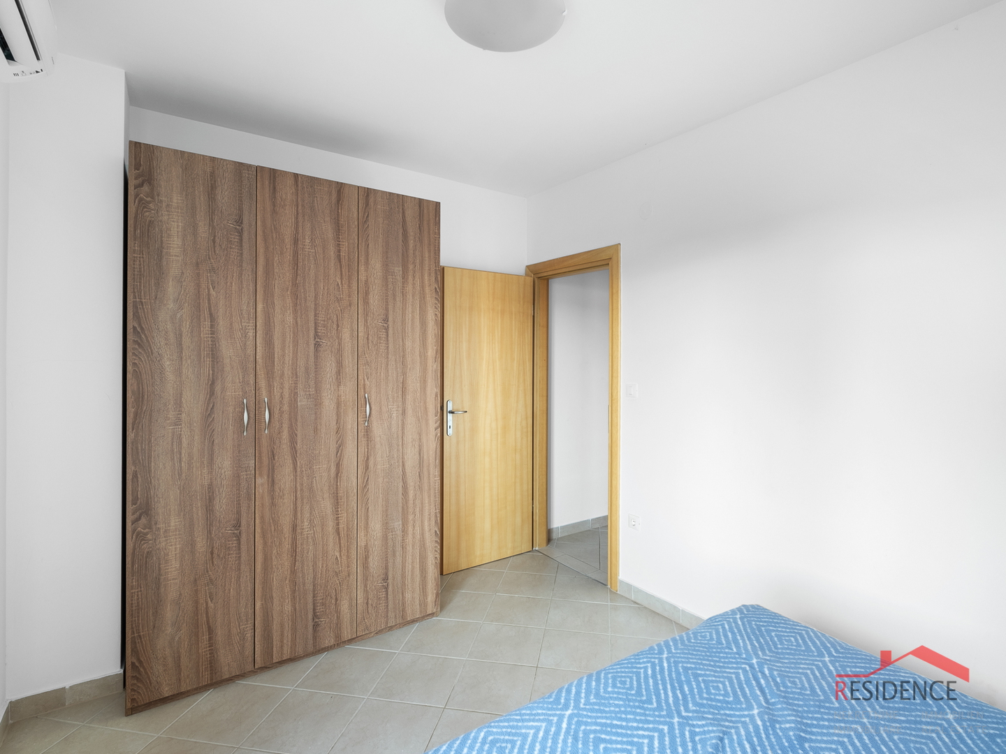 BANJOLE- VOLME, FIRST FLOOR APARTMENT, TWO STORY, SWIMMING POOL