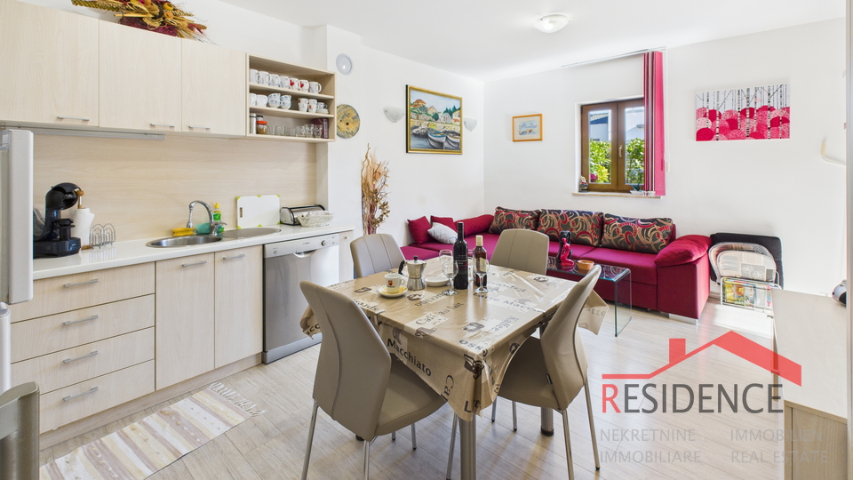 Ekskluzivna prodaja stanovanja z vrtom v Banjolah - Volme