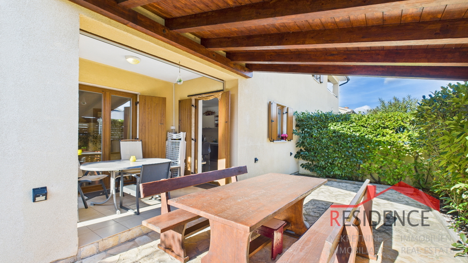 Ekskluzivna prodaja stanovanja z vrtom v Banjolah - Volme