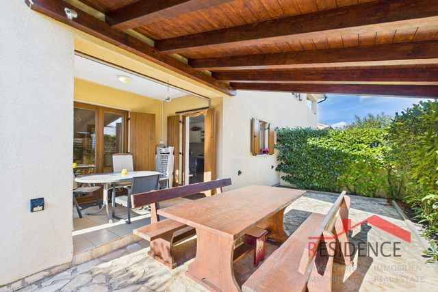 Ekskluzivna prodaja stana s vrtom u Banjolama - Volme