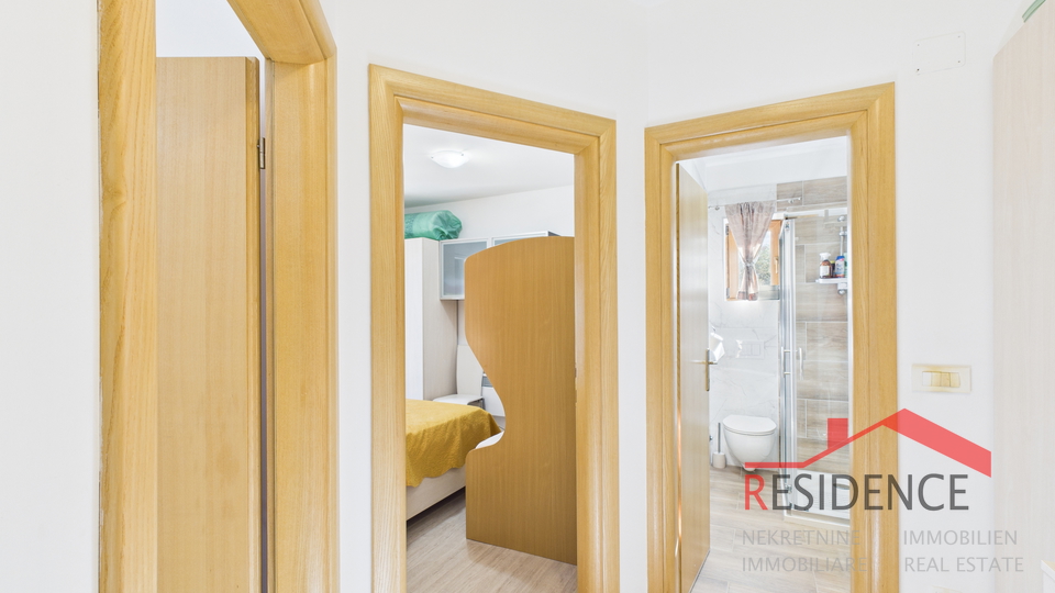 Ekskluzivna prodaja stanovanja z vrtom v Banjolah - Volme