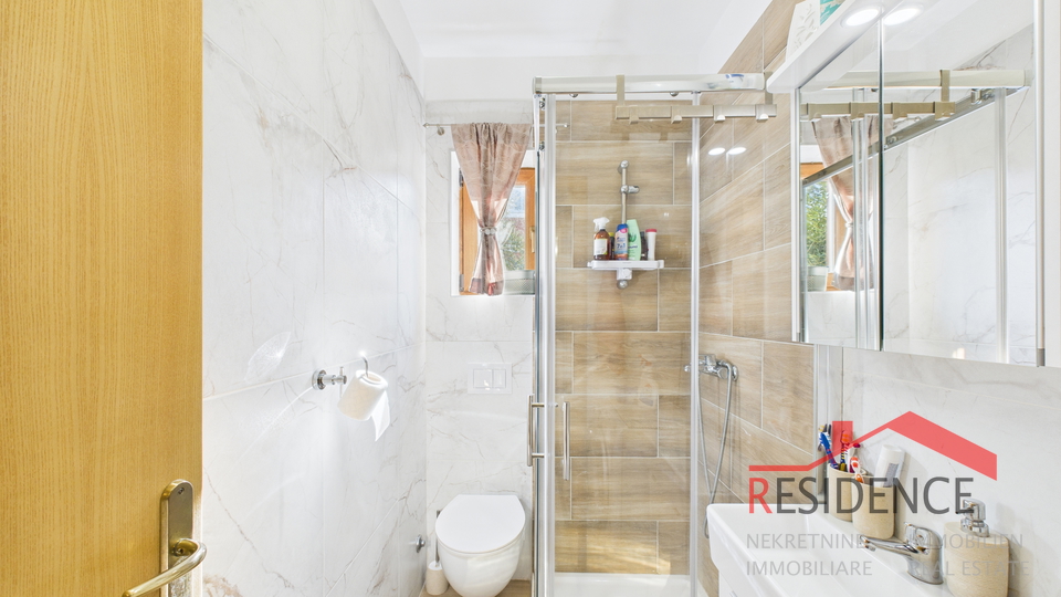 Ekskluzivna prodaja stanovanja z vrtom v Banjolah - Volme