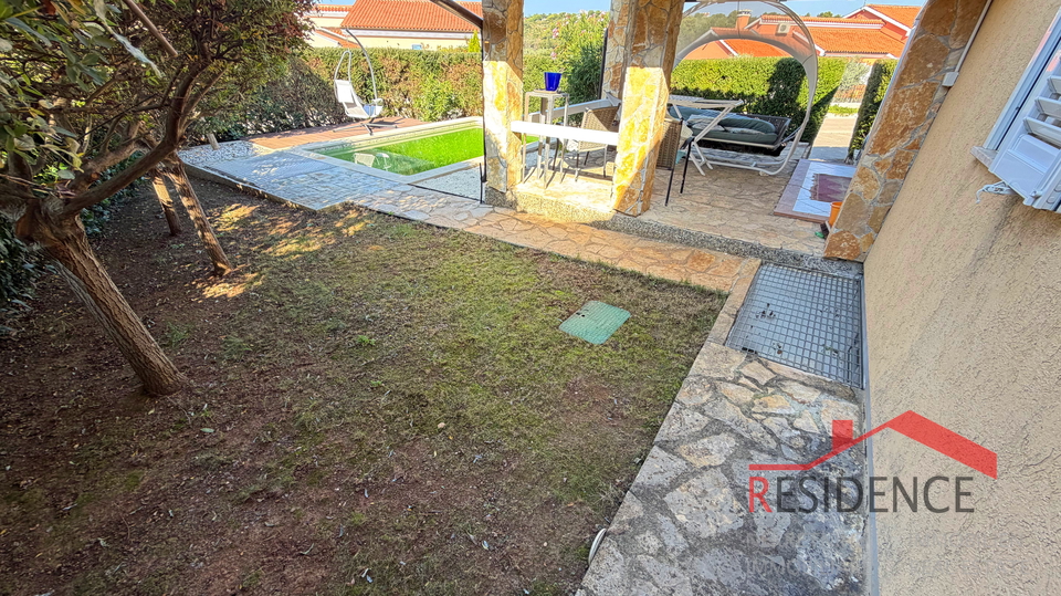 Banjole, Volme, kuća sa bazenom, vrt