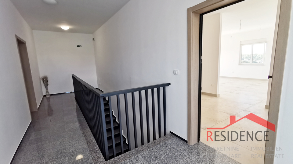 Banjole - Volme, novo stanovanje v drugem nadstropju s pogledom na morje, garaža