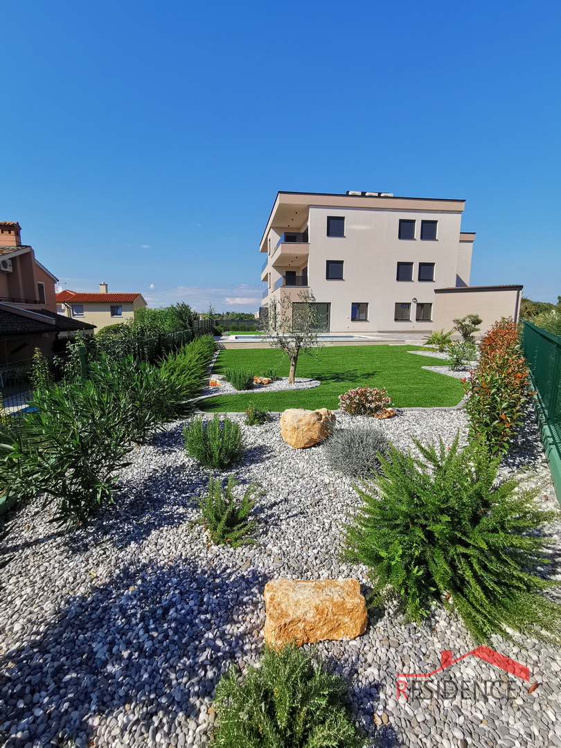 Banjole - Volme, new ground floor apartment with swimming pool and garden, garage