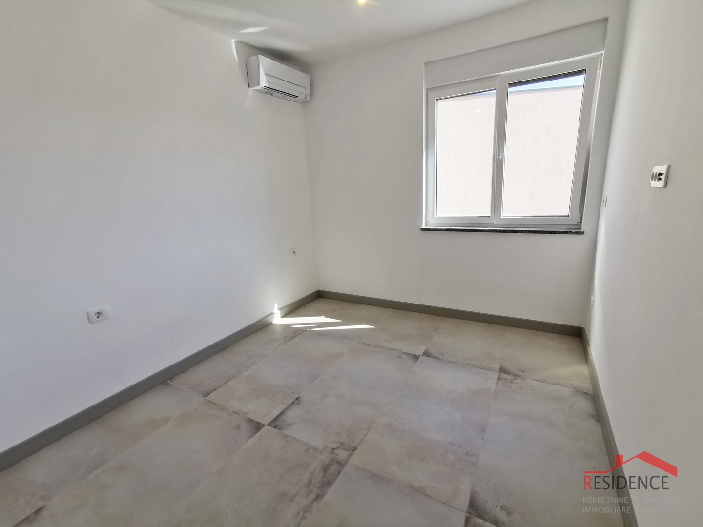 Banjole - Volme, new ground floor apartment with swimming pool and garden, garage