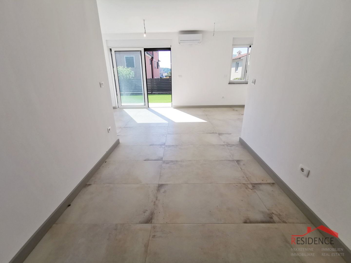 Banjole - Volme, new ground floor apartment with swimming pool and garden, garage
