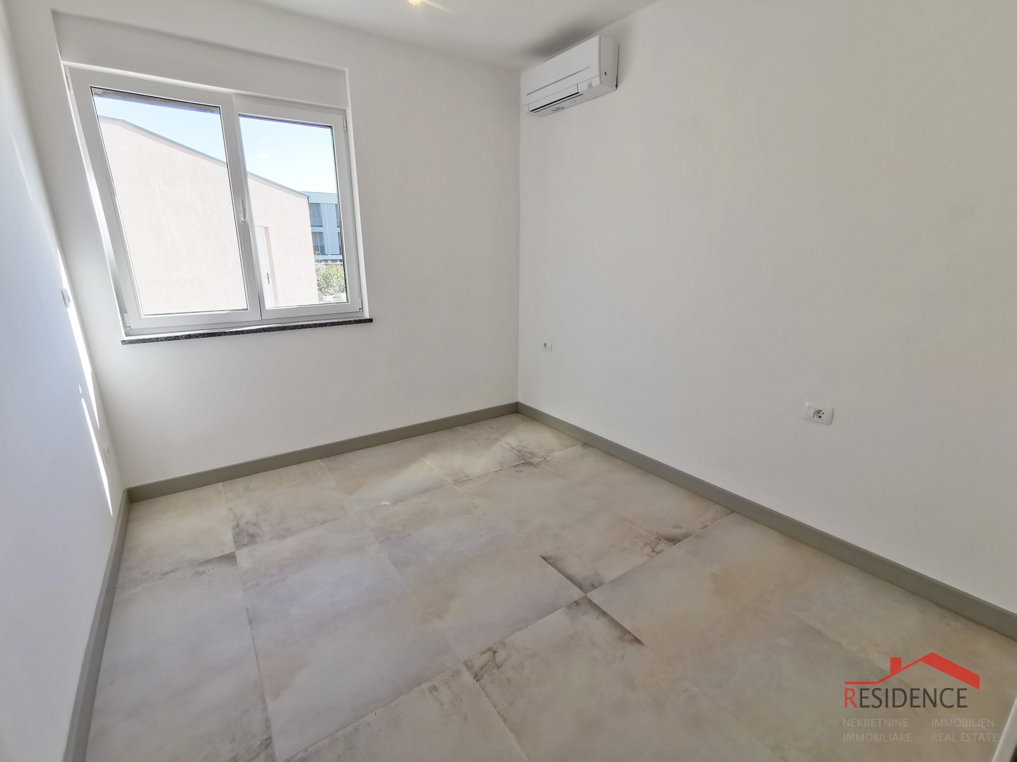 Banjole - Volme, new ground floor apartment with swimming pool and garden, garage