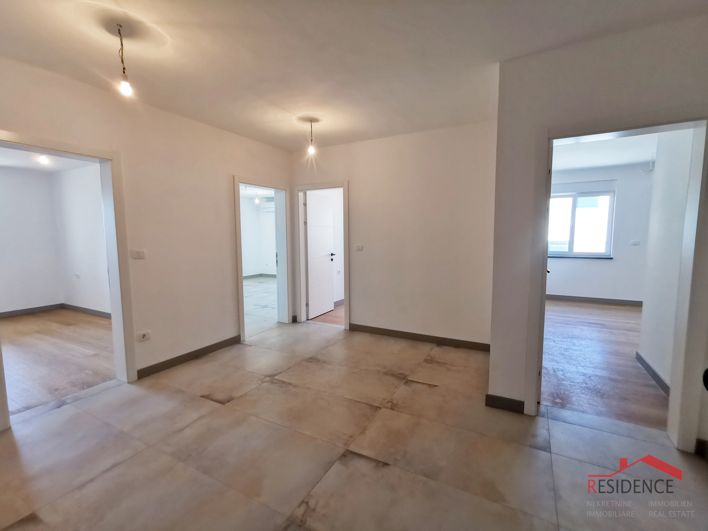 Banjole - Volme, neue Wohnung im ersten Stock, 2 Parkplatz