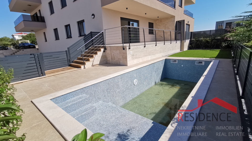 Banjole - Volme, new ground floor apartment with swimming pool and garden