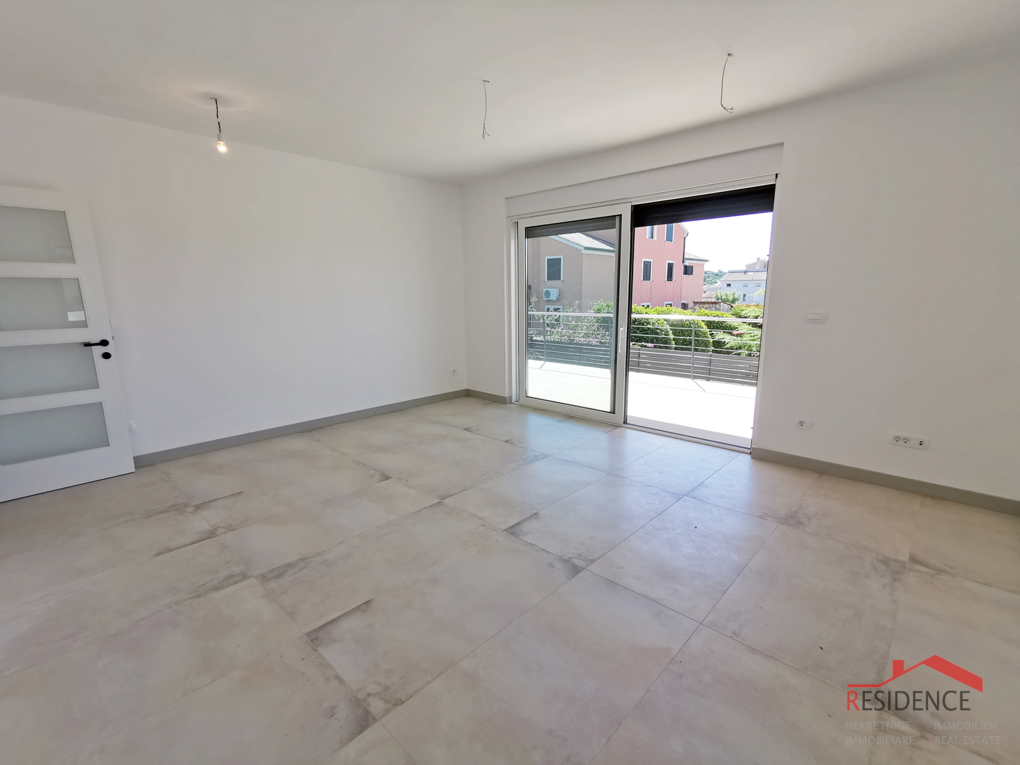 Banjole - Volme, novi apartman u prizemlju s bazenom i vrtom