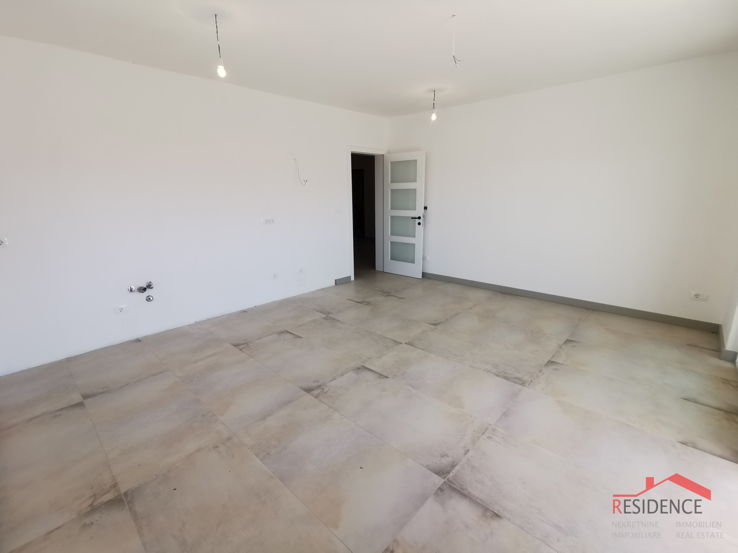 Banjole - Volme, novi apartman u prizemlju s bazenom i vrtom