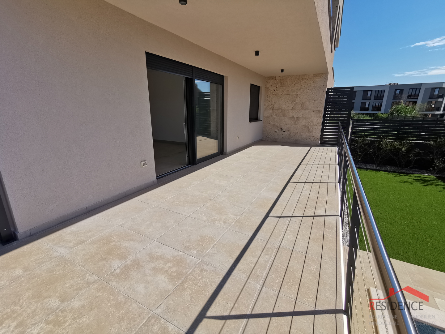 Banjole - Volme, novi apartman u prizemlju s bazenom i vrtom