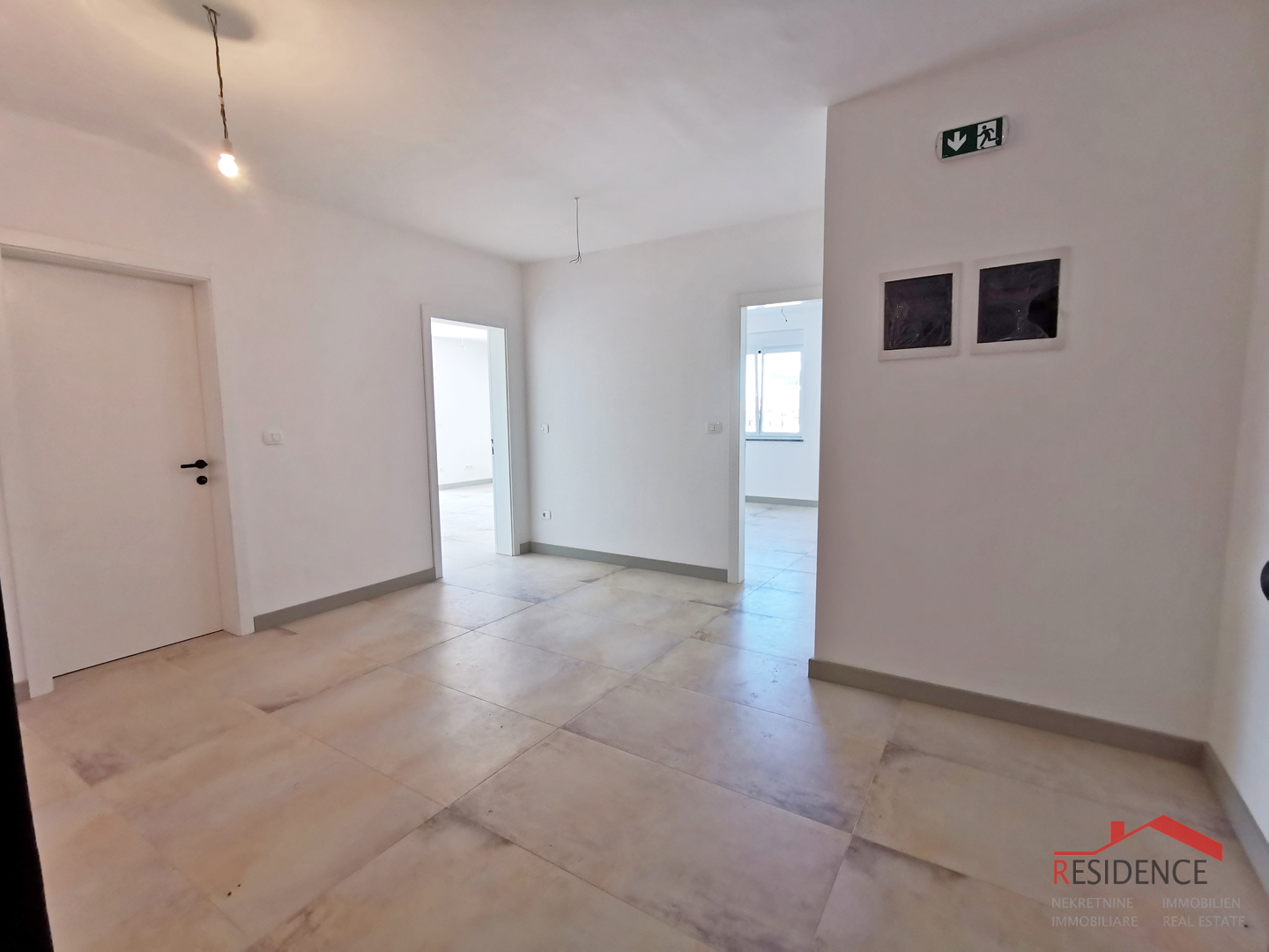 Banjole - Volme, novi apartman u prizemlju s bazenom i vrtom