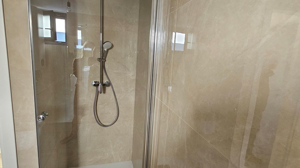 Prekrasni apartmani u novogradnji!!! Samo 300 metara od mora!