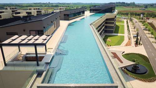 Ekskluzivna nekretnina!!! Luksuzni apartman u novom resortu sa pogledom na more!!!