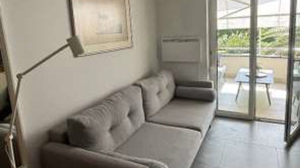 Odlična prilika!!! Kompletno renoviran apartman!!!