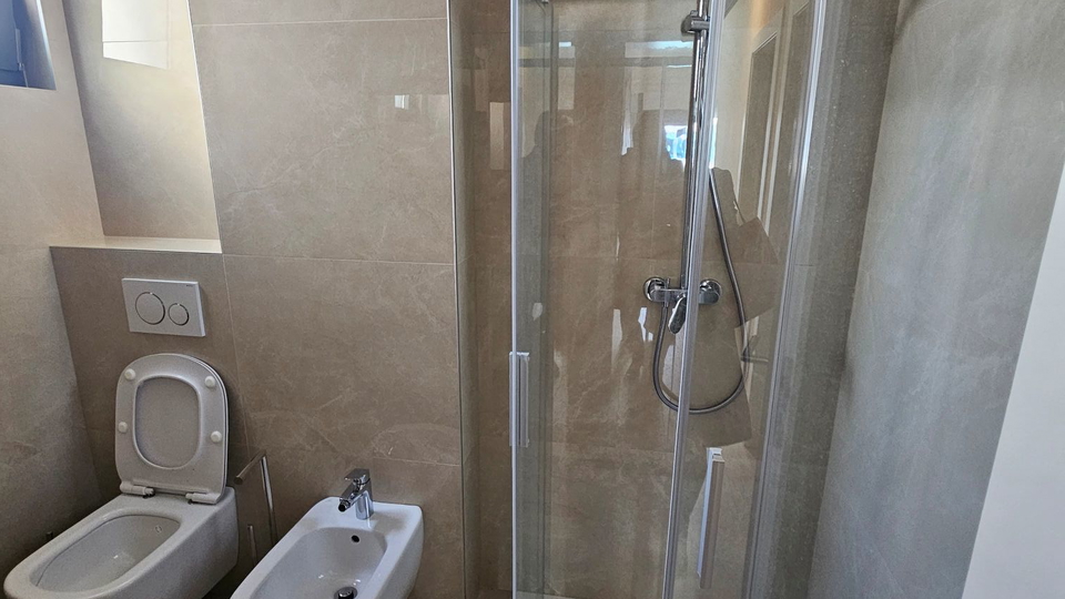 Prekrasni apartmani u novogradnji!!! Samo 300 metara od mora!