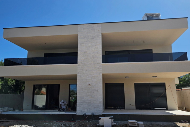 New construction!!! Beautiful large apartment with sea view!!!