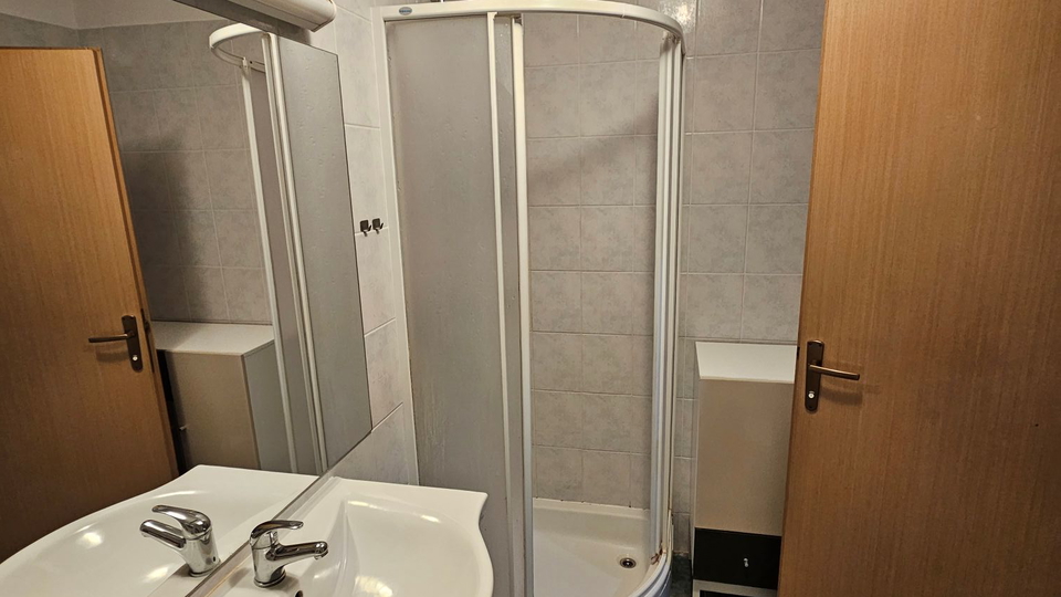 Prekrasan dvoetažni stan u centru Umaga, sa pogledom na more!!!