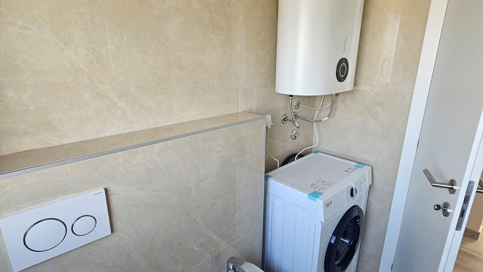 Prekrasni apartmani u novogradnji!!! Samo 300 metara od mora!