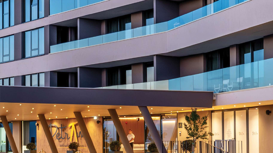 Ekskluzivna nekretnina!!! Apartman u novom resortu sa pogledom na more!!!