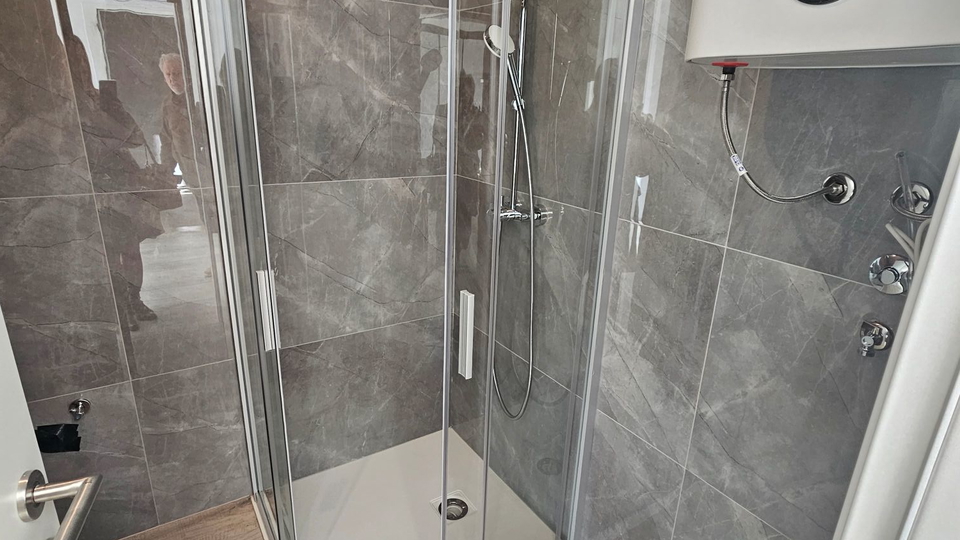 Prekrasni apartmani u novogradnji!!! Samo 300 metara od mora!