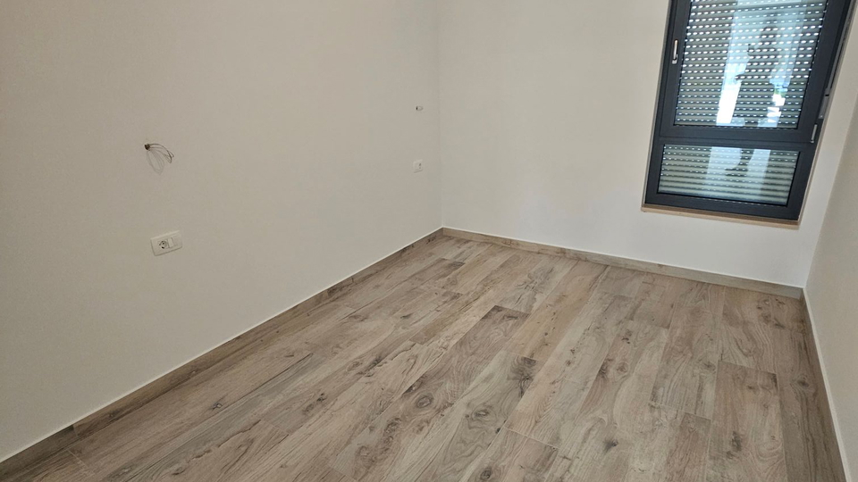 Prekrasni apartmani u novogradnji!!! Samo 300 metara od mora!