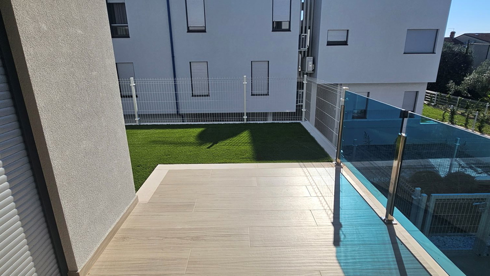 Prekrasni apartmani u novogradnji!!! Samo 300 metara od mora!