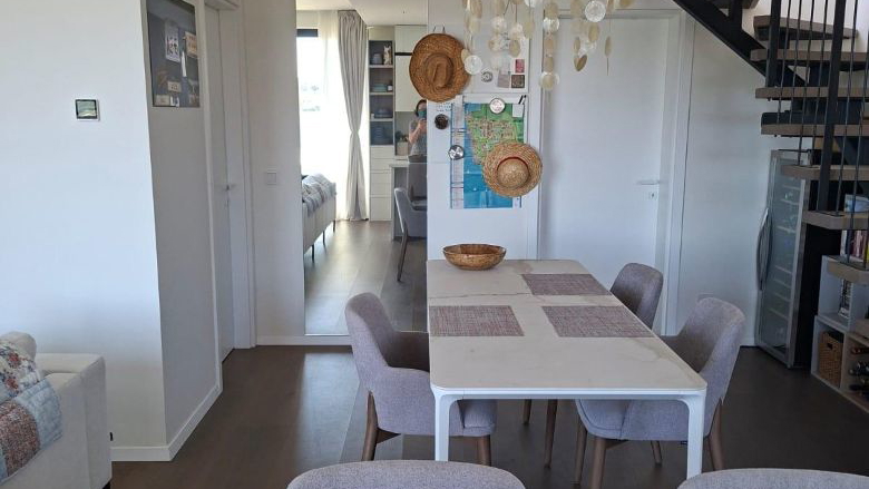Ekskluzivna nekretnina!!! U novom resortu duplex apartman sa pogledom na more, prirodu i sportske terene!!!!!