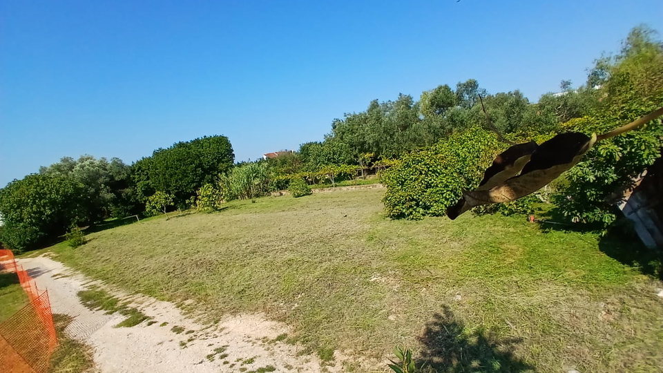 Građevinsko zemljište u Zambratiji, na mirnoj lokaciji, blizu mora!!!!