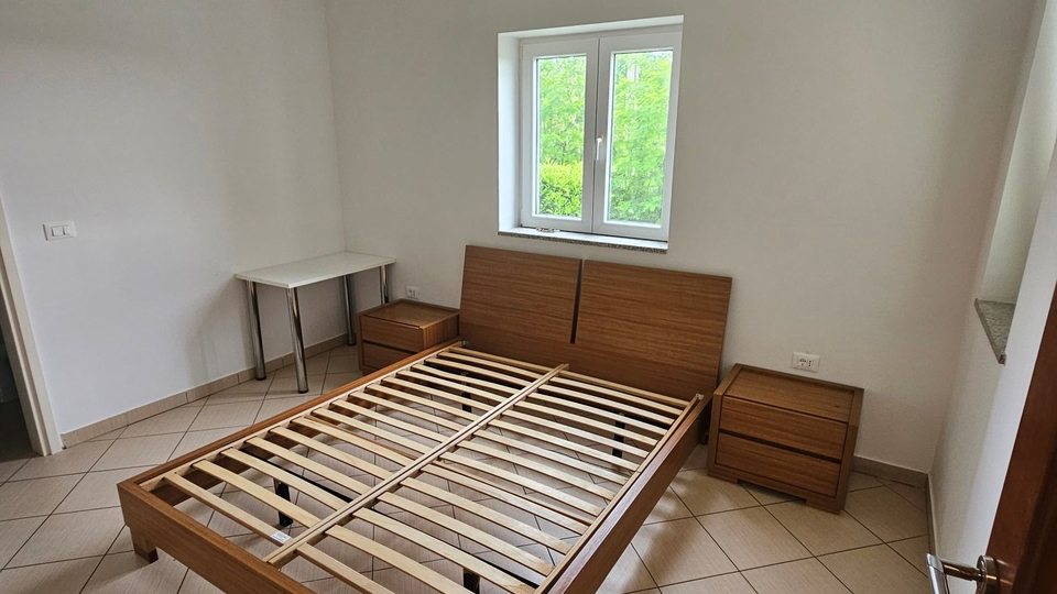 Odlična prilika!!! Stan u prizemlju blizu mora!!!