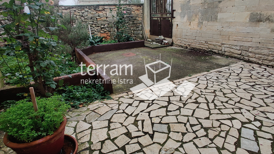 Istria, Ližnjan, Šišan, stone house for adaptation with garden, #sale ​