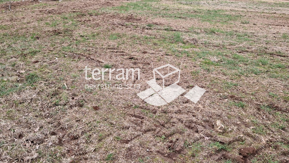 Istria, Svetvinčenat, Juršići building plot 670m2    #sale