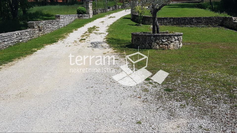 Istria, Kanfanar detached house 199m2 with garden 1325m2