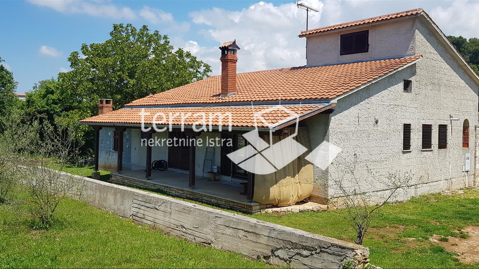 Istria, Kanfanar detached house 199m2 with garden 1325m2