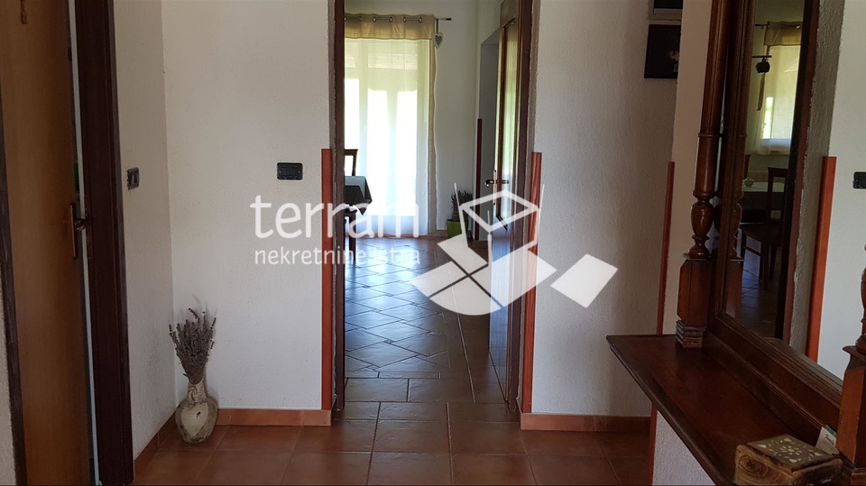 Istria, Kanfanar detached house 199m2 with garden 1325m2