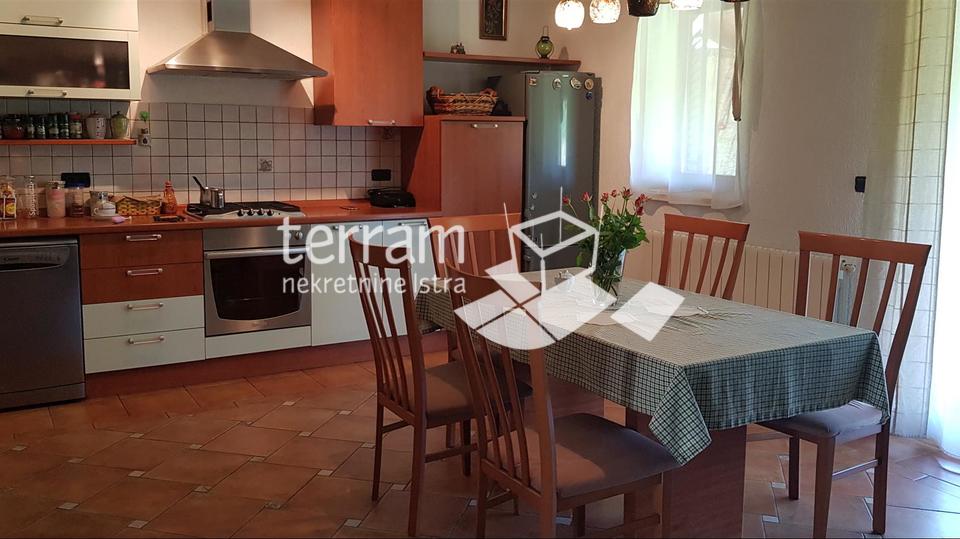 Istria, Kanfanar detached house 199m2 with garden 1325m2