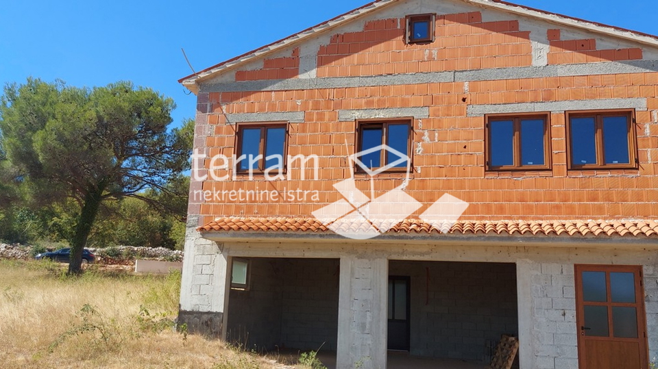 Istrien, Rovinj, Rovinjsko Selo, unfertiges Haus 450m2. Garten 3521m2