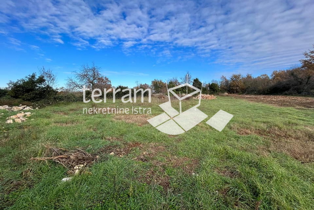 Istria, Svetvinčenat, Juršići, building plot 858m2 # sale