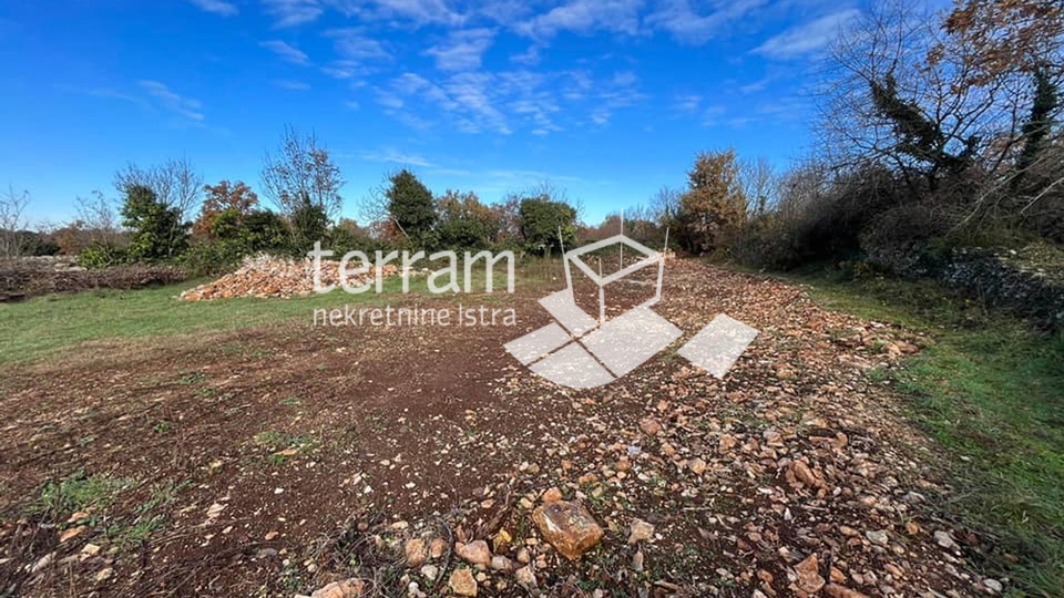 Istria, Svetvinčenat, Juršići, building plot 858m2 # sale