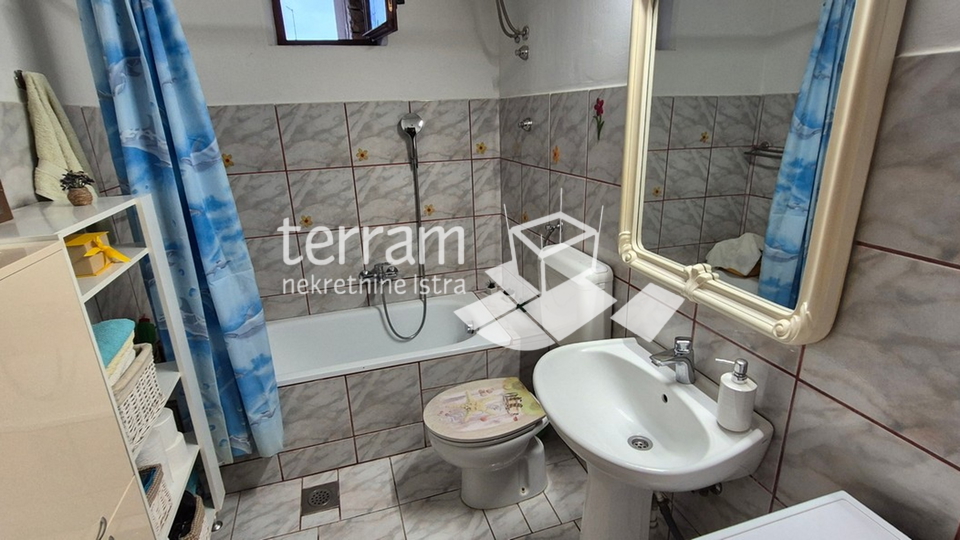 Istria, Pula, Centar, apartment 70m2, 2 bedrooms + bathroom, second floor # for sale