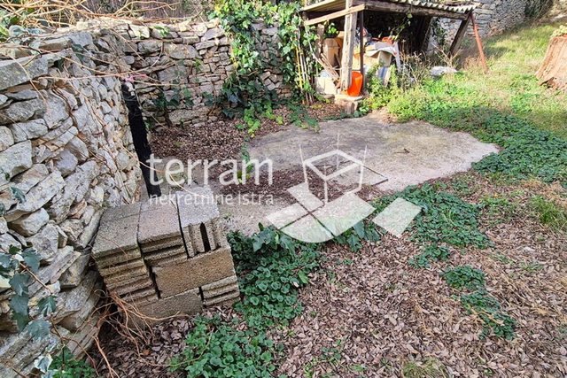 Istria, Šišan, stone house 70m2, garden 349m2 #for sale