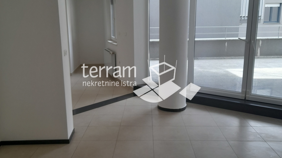Istra&comma; Pula&comma; Centar&comma; apartment 138&period;10 m2&comma; 3 bedrooms &plus; dining room&comma; third floor&comma; elevator&comma; &num;for sale