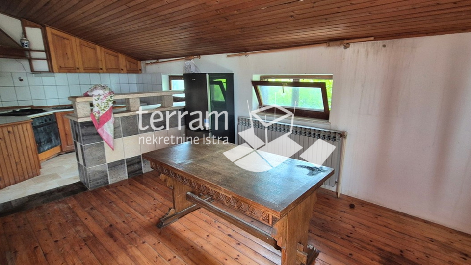 Istra, Pomer, imanje 2600m2, dvije kuće ukupno 470m2, 9 stanova, pogled na more, #prodaja