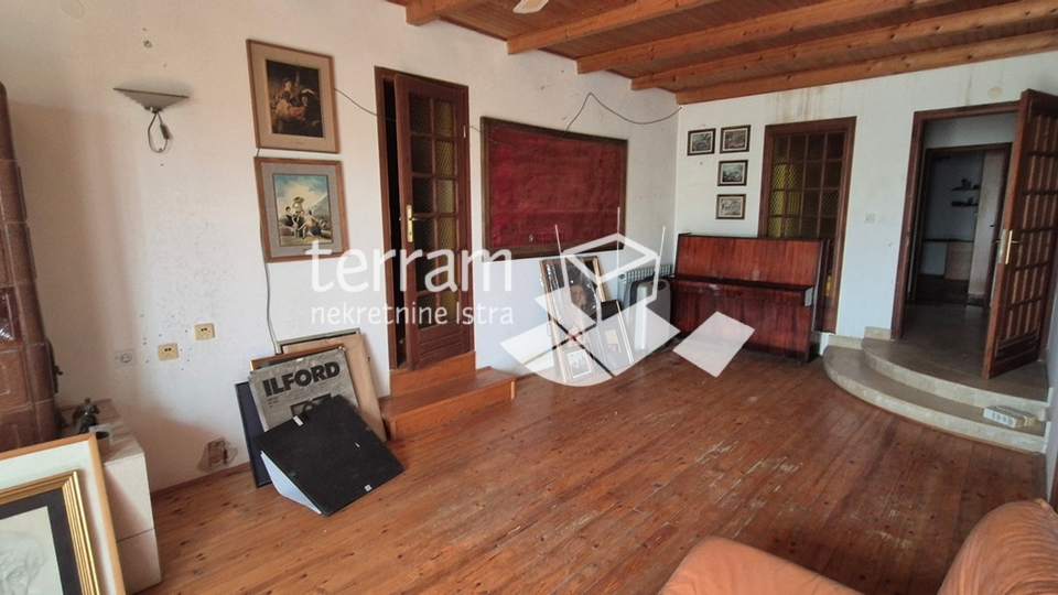 Istra, Pomer, imanje 2600m2, dvije kuće ukupno 470m2, 9 stanova, pogled na more, #prodaja