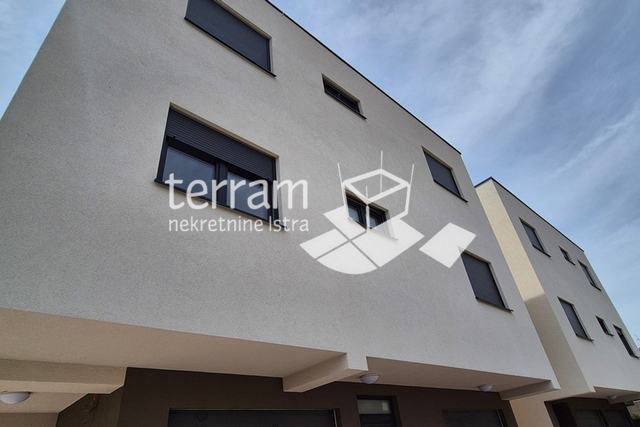 Istra, Pula, Štinjan, kuća 416m2 netto, četri stambene jedinice, NOVO, #prodaja